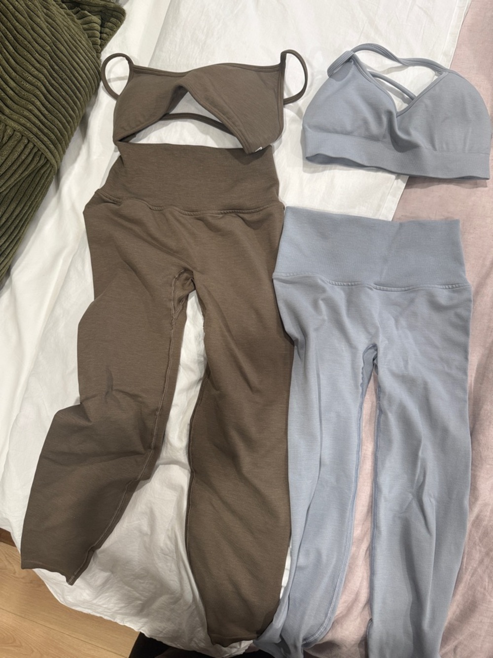 CSB Seamless two sets